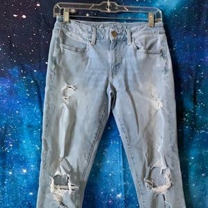 American Eagle light washed ripped jeans